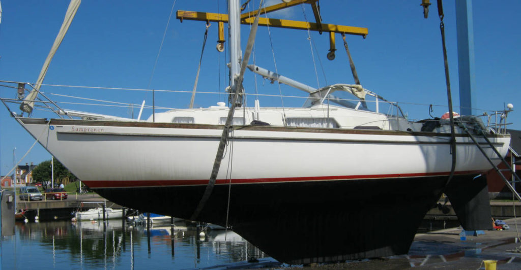 Najad 34 Yacht - Sailing boat side view